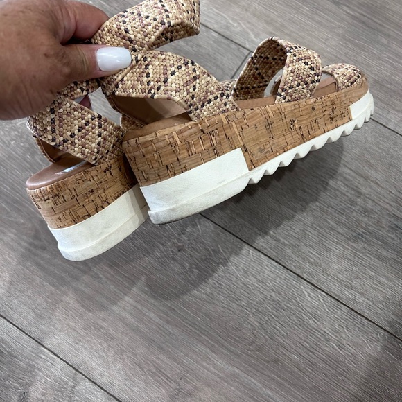 STEVE MADDEN • Beige Tone Ankle Strap Wedge Sandal • sz 7 - Picture 4 of 8